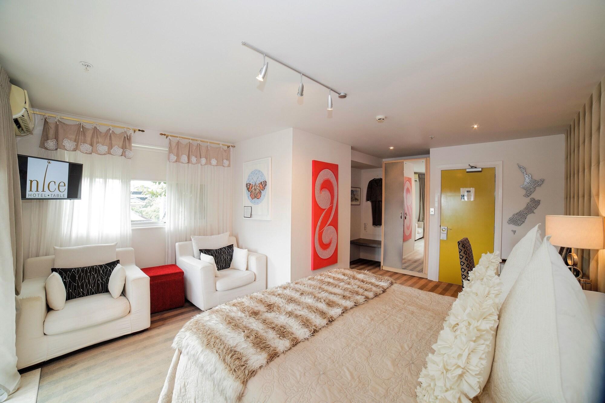 Nice Hotel New Plymouth Bagian luar foto