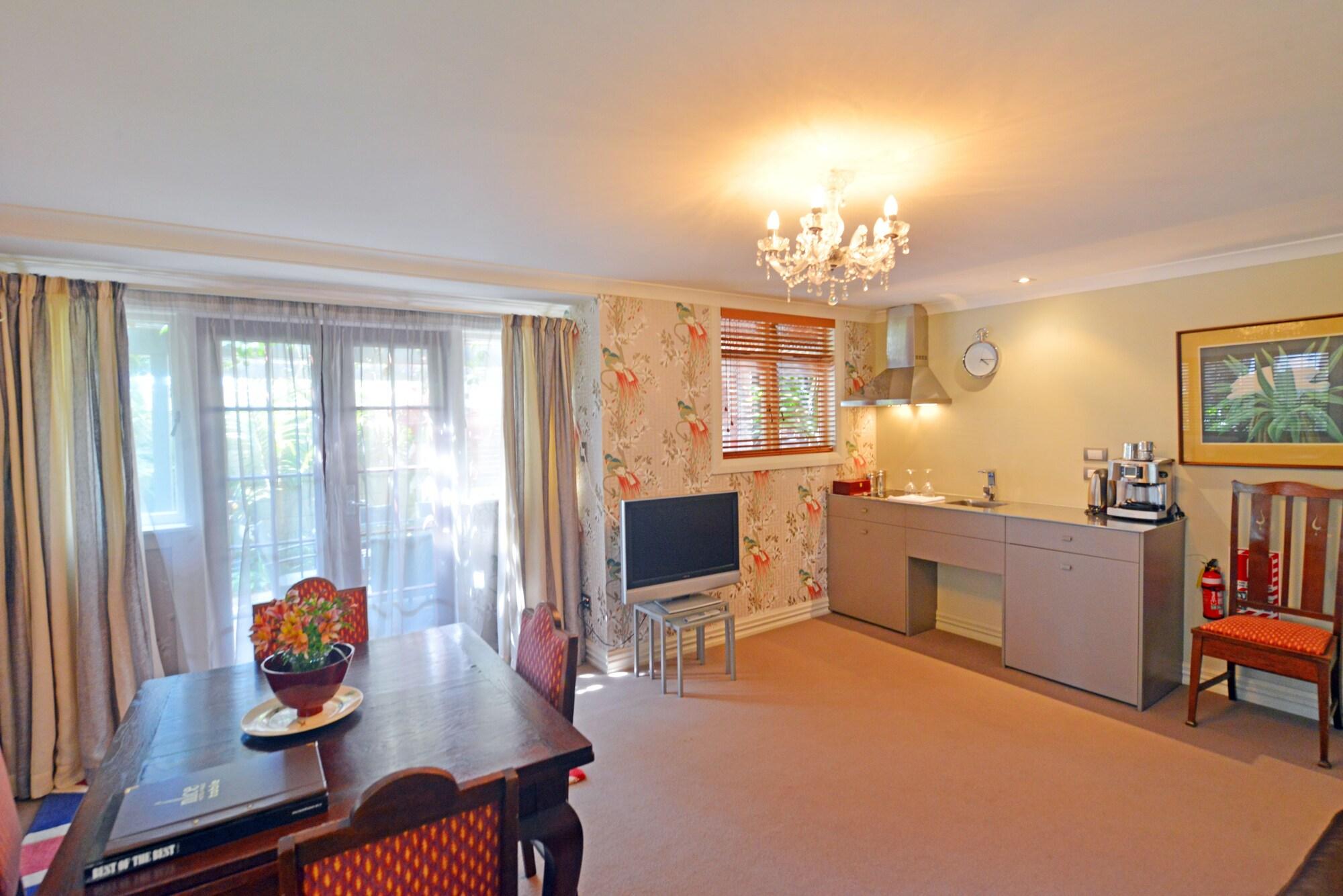 Nice Hotel New Plymouth Bagian luar foto