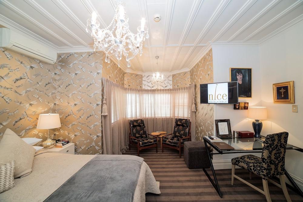 Nice Hotel New Plymouth Bagian luar foto