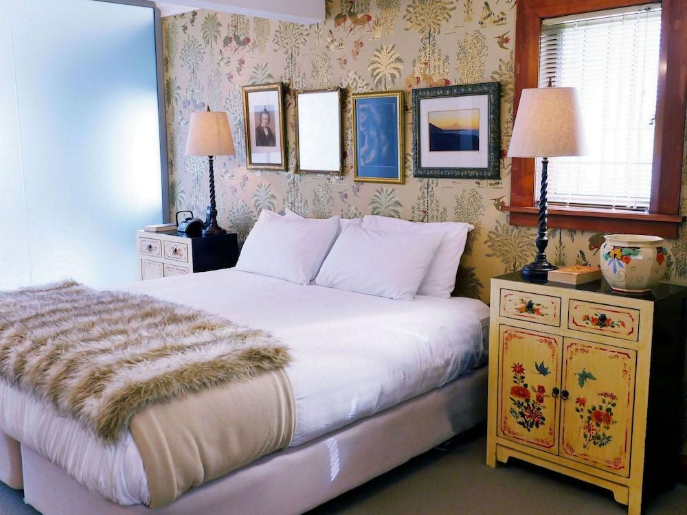 Nice Hotel New Plymouth Bagian luar foto