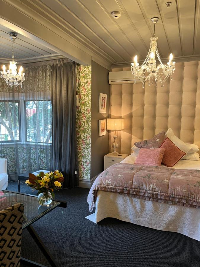Nice Hotel New Plymouth Bagian luar foto