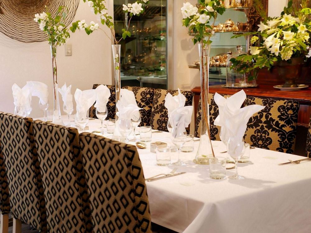 Nice Hotel New Plymouth Bagian luar foto